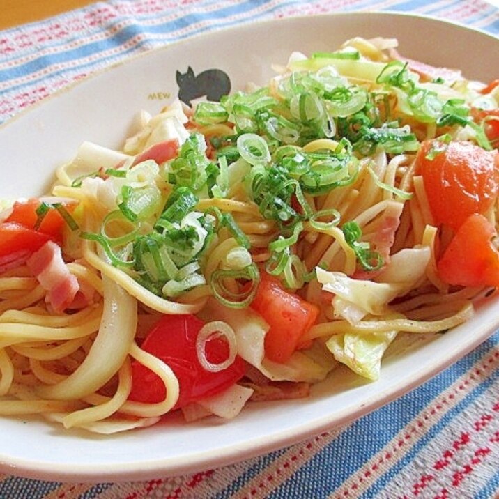 トマトとベーコンの塩焼きそば♪